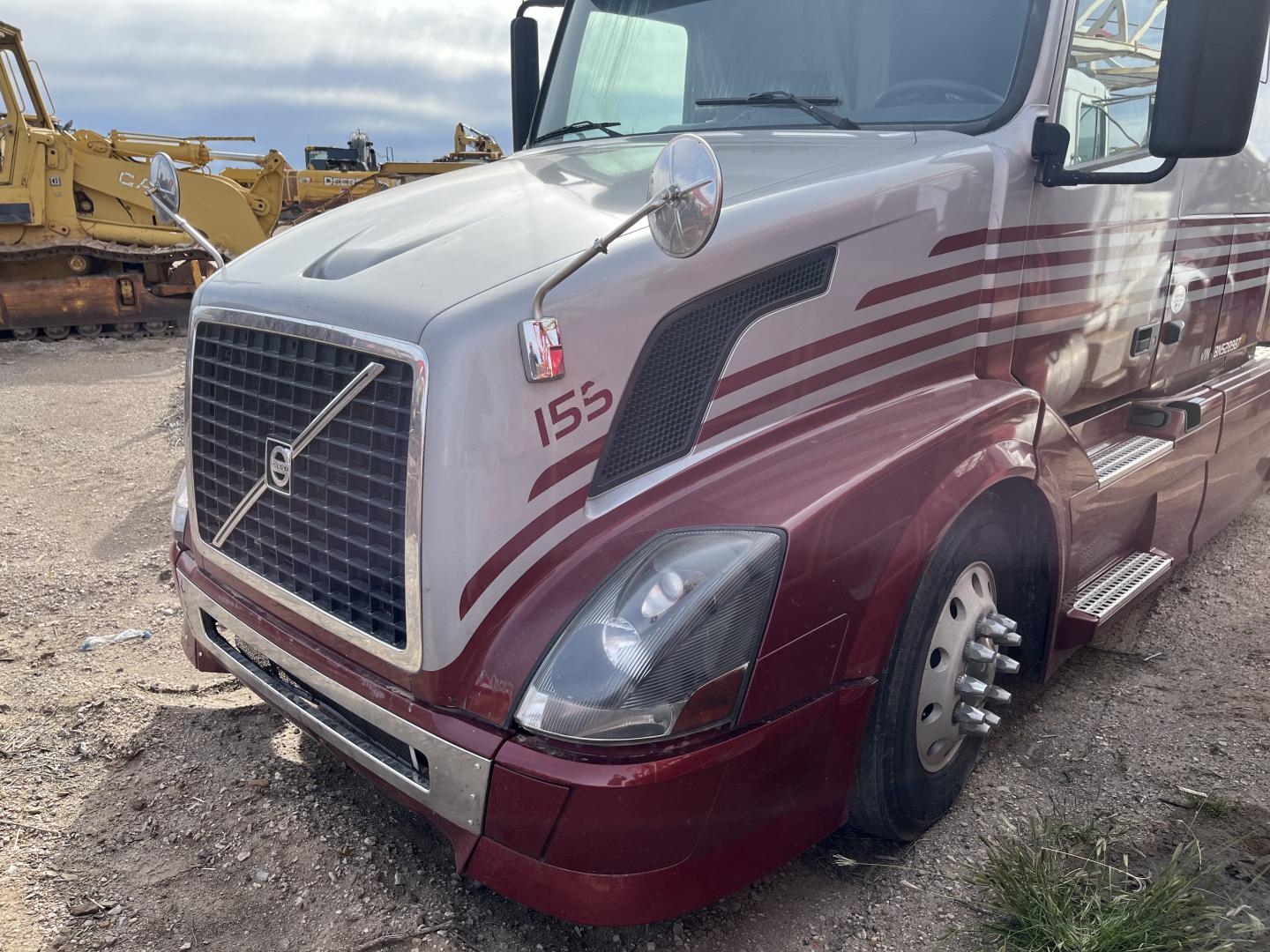 ./imagenes/INVOICE/2019/17172/TRACTOCAMION VOLVO VNL 6X4 (8).JPG